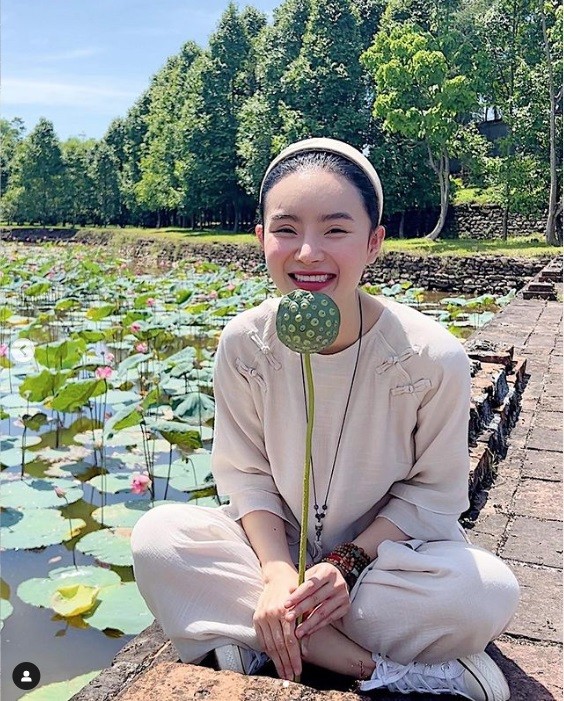 Nhan sắc ngày càng xinh đẹp của em gái Angela Phương Trinh sau thời gian tu tập, ăn chay trường. Ảnh IGNV Nhan sắc ngày càng xinh đẹp của em gái Angela Phương Trinh sau thời gian tu tập, ăn chay trường. Ảnh IGNV