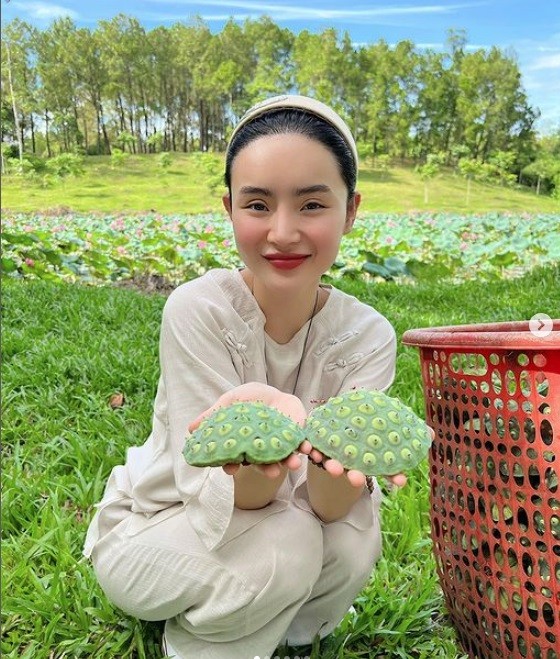 Hết nổi loạn, em gái Angela Phương Trinh thay đổi khó nhận ra sau thời gian tu tập - Ảnh 2 Hết nổi loạn, em gái Angela Phương Trinh thay đổi khó nhận ra sau thời gian tu tập - Ảnh 2