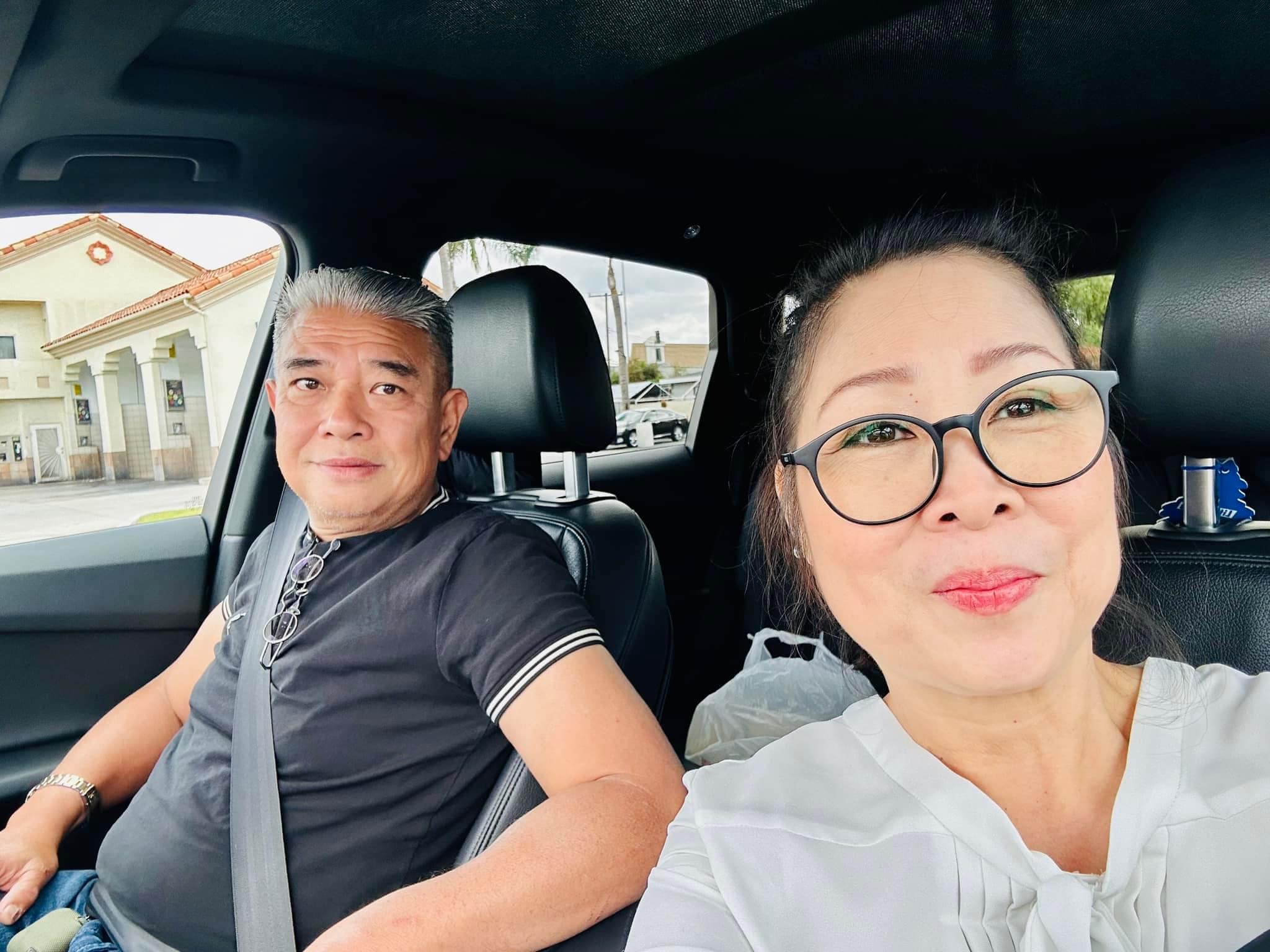 Ông xã NSND Hồng Vân phong độ hơn sau khi giảm cân. Ảnh FBNV Ông xã NSND Hồng Vân phong độ hơn sau khi giảm cân. Ảnh FBNV