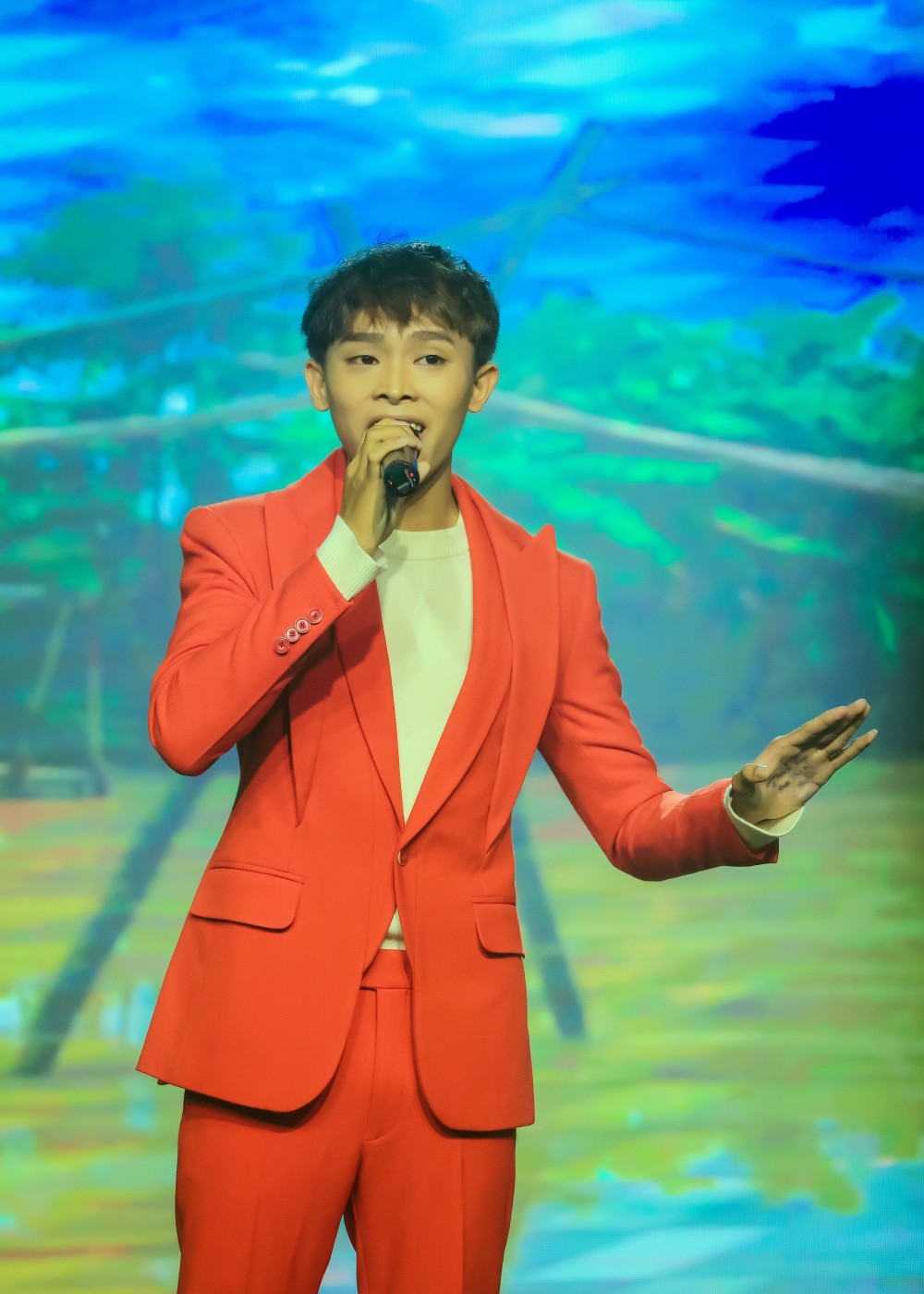 Hồ Văn Cường ngày càng đắt show. Ảnh internet Hồ Văn Cường ngày càng đắt show. Ảnh internet