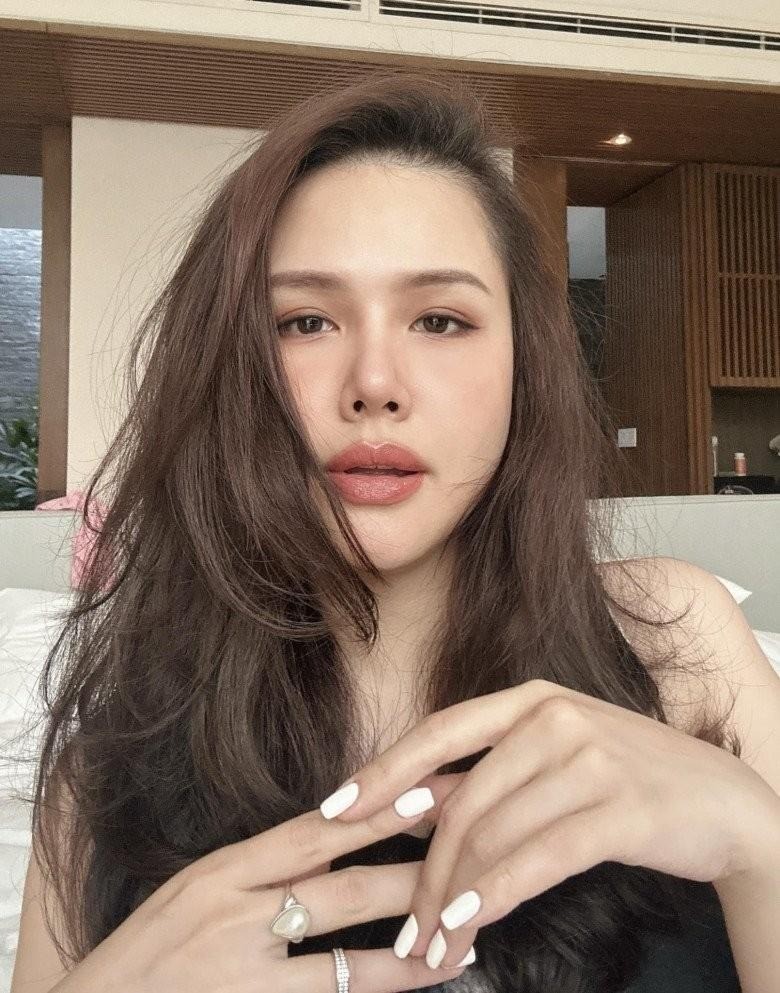 Cận dung nhan xinh đẹp của Phanh Lee. Ảnh FBNV Cận dung nhan xinh đẹp của Phanh Lee. Ảnh FBNV