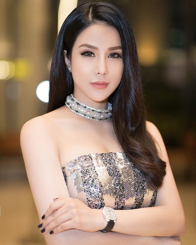 Diệp Lâm Anh chạm mặt chồng cũ, lo lắng giành quyền nuôi con - Ảnh 1 Diệp Lâm Anh chạm mặt chồng cũ, lo lắng giành quyền nuôi con - Ảnh 1