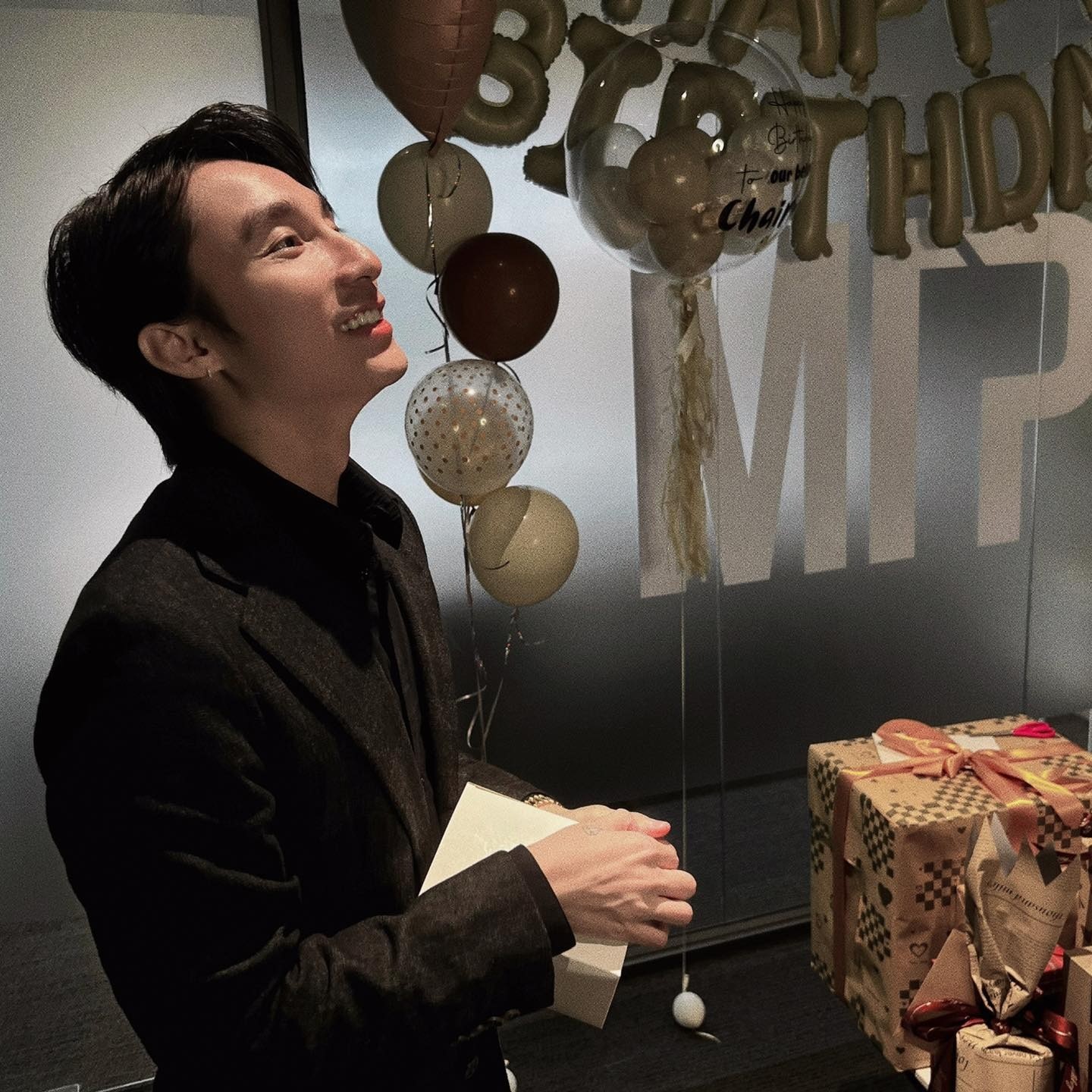 Hải Tú xuất hiện trong sinh nhật Sơn Tùng: Thái độ của cả hai mới là tâm điểm - Ảnh 1