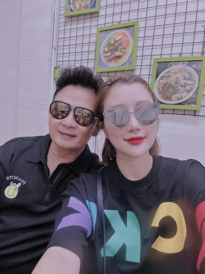 Bạn gái Bằng Kiều sở hữu nét mặt thanh tú, gu thời trang sành điệu. Ảnh FBNV Bạn gái Bằng Kiều sở hữu nét mặt thanh tú, gu thời trang sành điệu. Ảnh FBNV