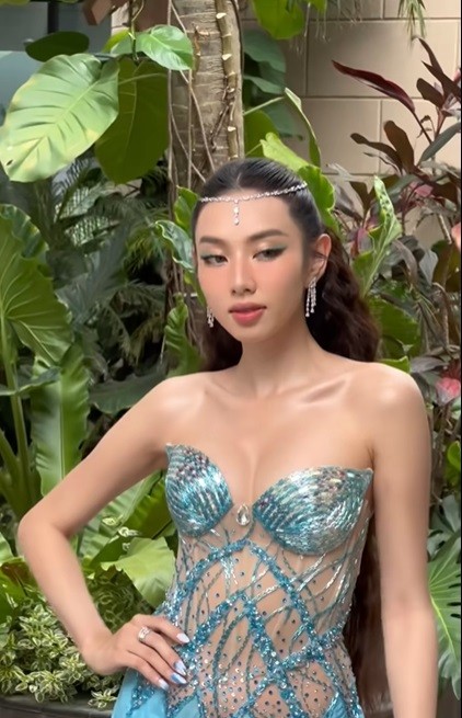 Thùy Tiên hóa tiên cá khoe trọn sắc vóc trong bộ cánh mỏng tang như 'lá lúa' - Ảnh 1 Thùy Tiên hóa tiên cá khoe trọn sắc vóc trong bộ cánh mỏng tang như 'lá lúa' - Ảnh 1