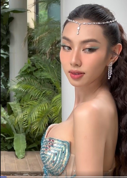 Thùy Tiên hóa tiên cá khoe trọn sắc vóc trong bộ cánh mỏng tang như 'lá lúa' - Ảnh 2 Thùy Tiên hóa tiên cá khoe trọn sắc vóc trong bộ cánh mỏng tang như 'lá lúa' - Ảnh 2
