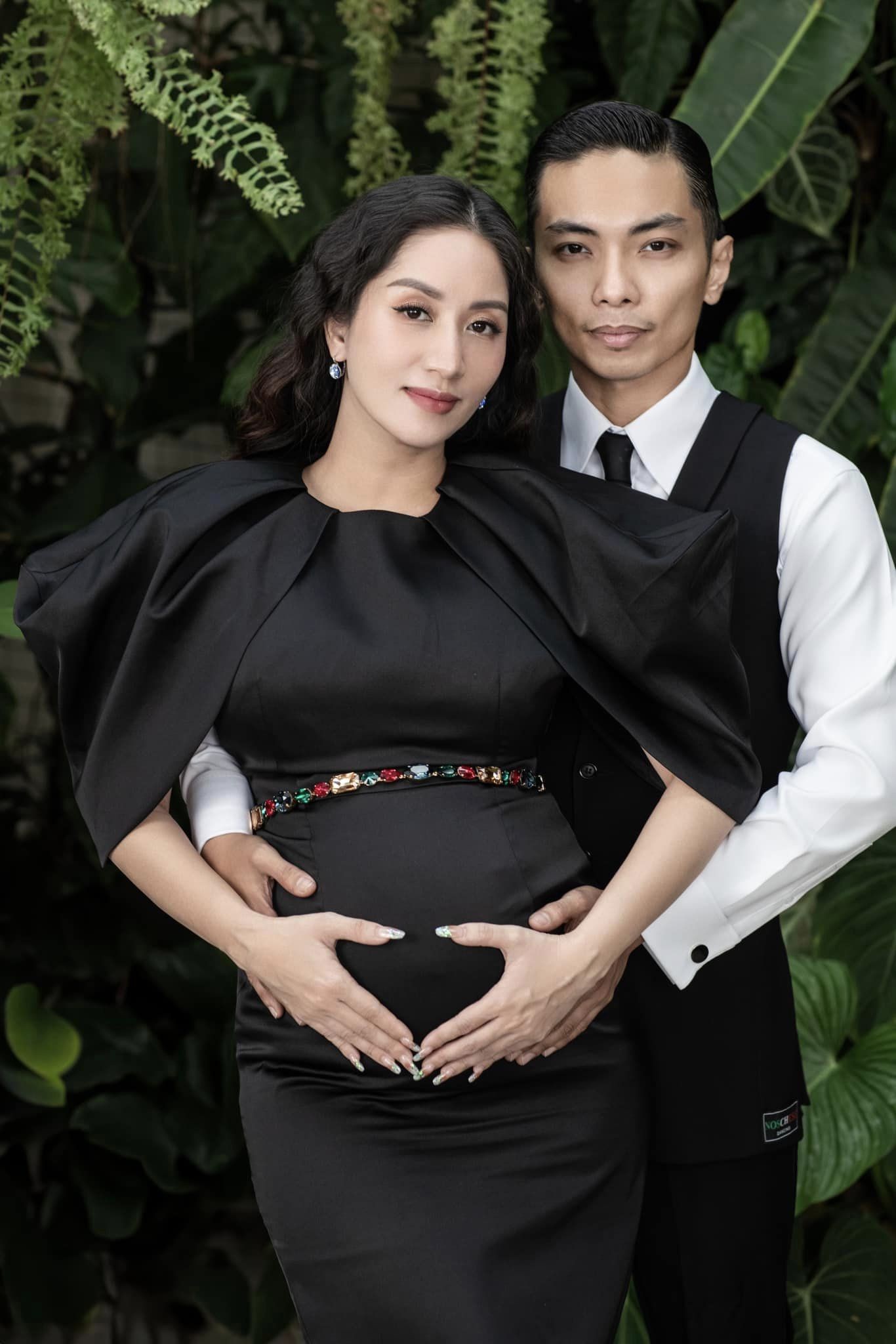 Xa chồng, Khánh Thi bày tỏ nỗi nhớ da diết. Ảnh FBNV Xa chồng, Khánh Thi bày tỏ nỗi nhớ da diết. Ảnh FBNV