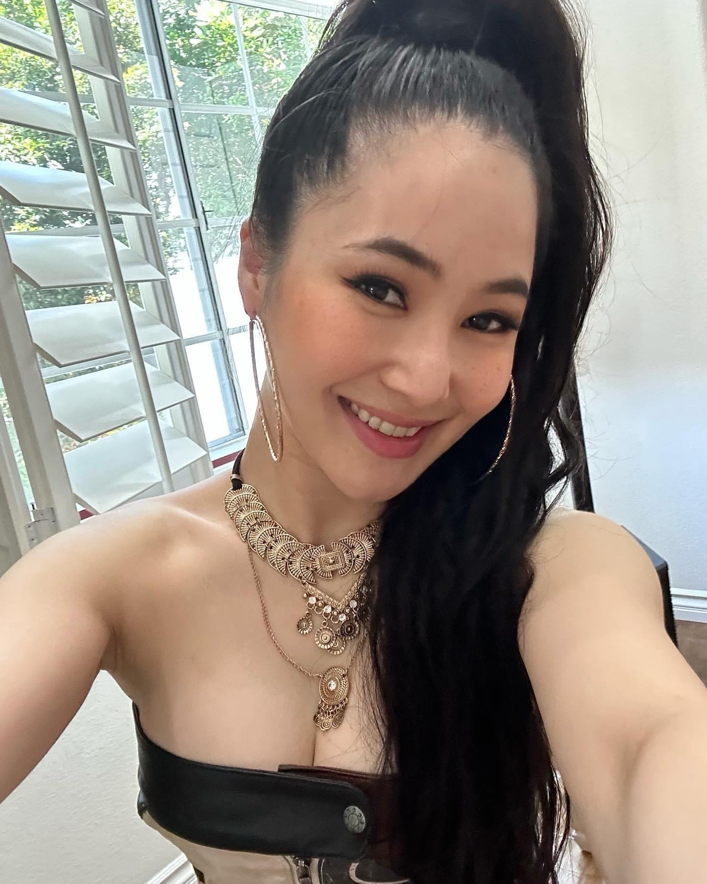 Nhan sắc ngày càng khác lạ của Hương Tràm sau thời gian sang Mỹ học tập và làm mới bản thân. Ảnh internet Nhan sắc ngày càng khác lạ của Hương Tràm sau thời gian sang Mỹ học tập và làm mới bản thân. Ảnh internet