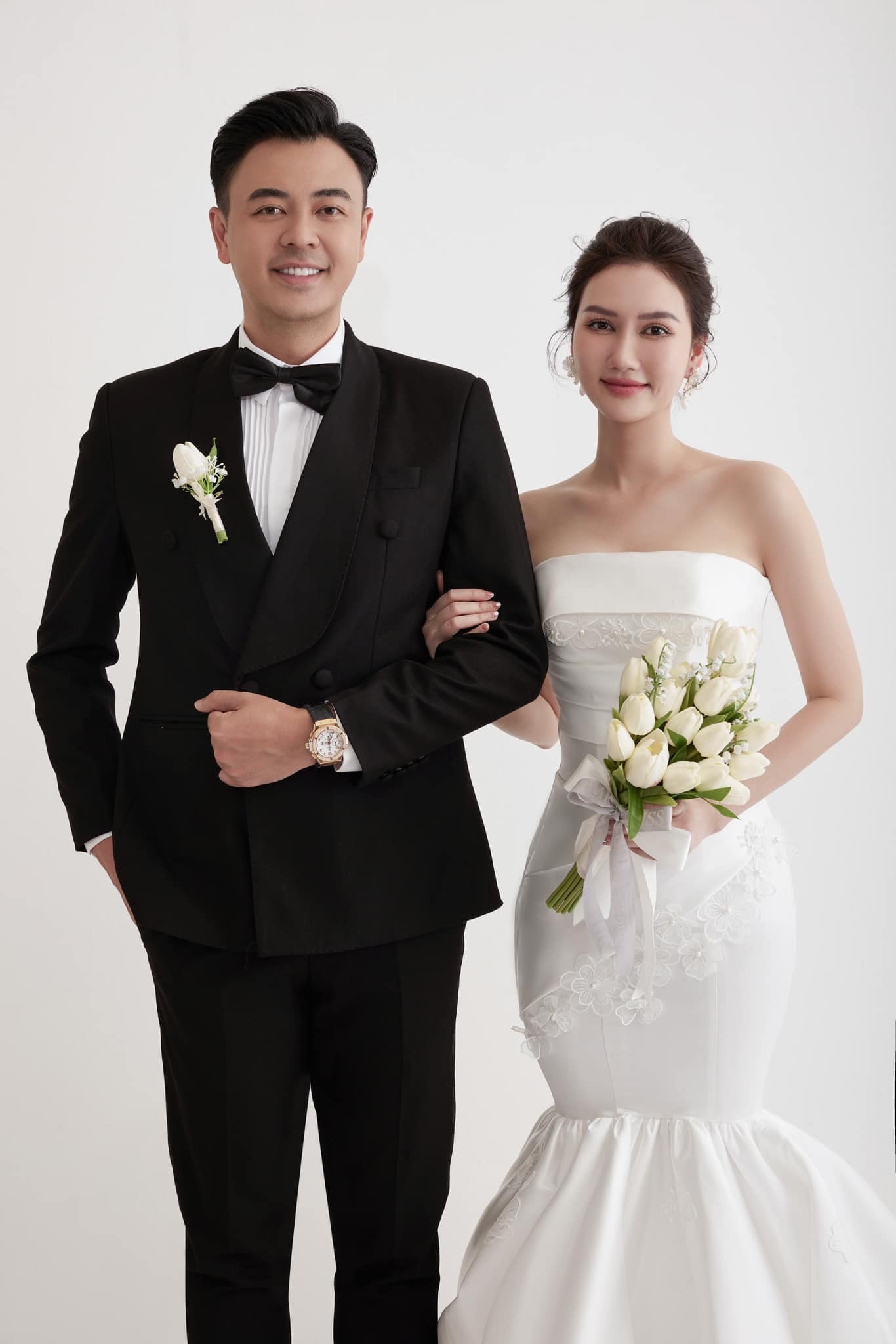 Hiện tại, Hương Giang đang đảm nhận vai vợ Tuấn Tú trong phim Món quà của cha. Ảnh internet Hiện tại, Hương Giang đang đảm nhận vai vợ Tuấn Tú trong phim Món quà của cha. Ảnh internet