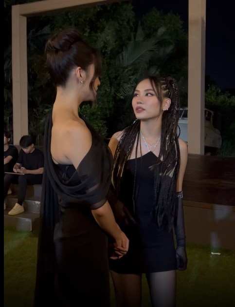 Lương Thùy Linh, Mai Phương đẹp bất phân thắng bại. Ảnh cắt từ clip Lương Thùy Linh, Mai Phương đẹp bất phân thắng bại. Ảnh cắt từ clip