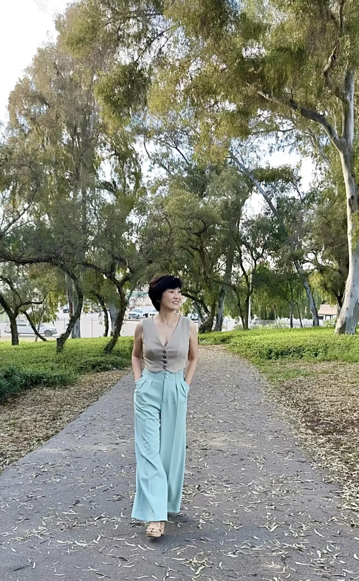 Sau ly hôn, nghệ sĩ Hồng Đào chọn cuộc sống độc thân, ung dung tự tại bên hai cô con gái. Ảnh FBNV Sau ly hôn, nghệ sĩ Hồng Đào chọn cuộc sống độc thân, ung dung tự tại bên hai cô con gái. Ảnh FBNV