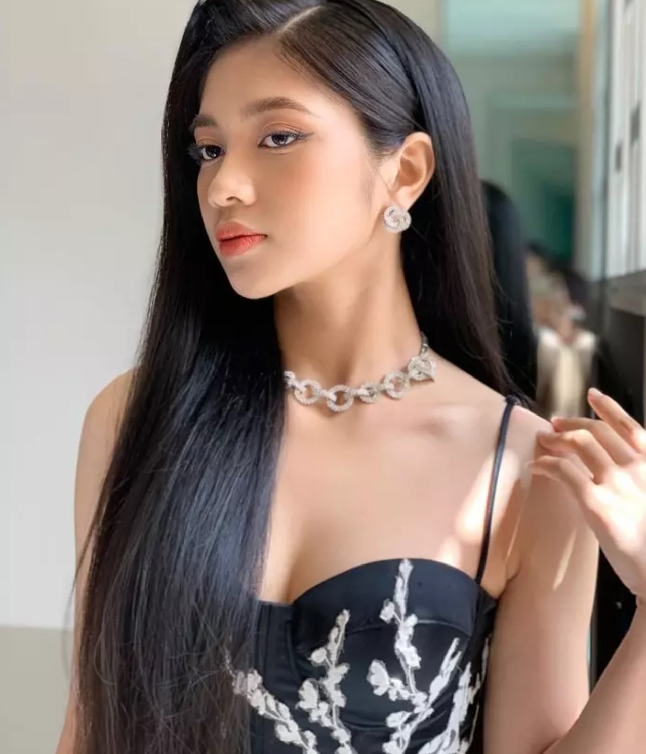 Minh Kiên luôn lắng nghe những ý kiến dù là nhỏ nhất từ phía công chúng để sửa đổi mỗi ngày. Ảnh internet