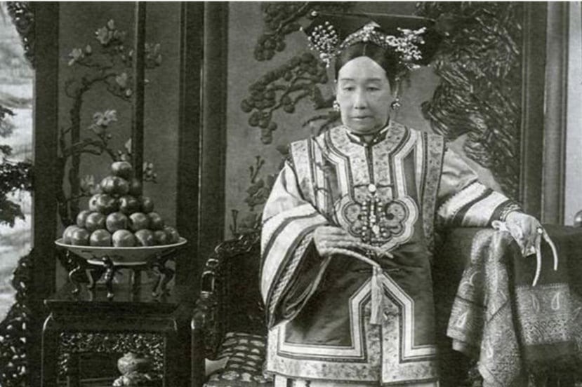 Dù thích đọc văn thơ nhưng cả đời Từ Hi Thái hậu chỉ làm duy nhất một bài thơ về đấng sinh thành và gây nhiều tranh cãi. Ảnh internet