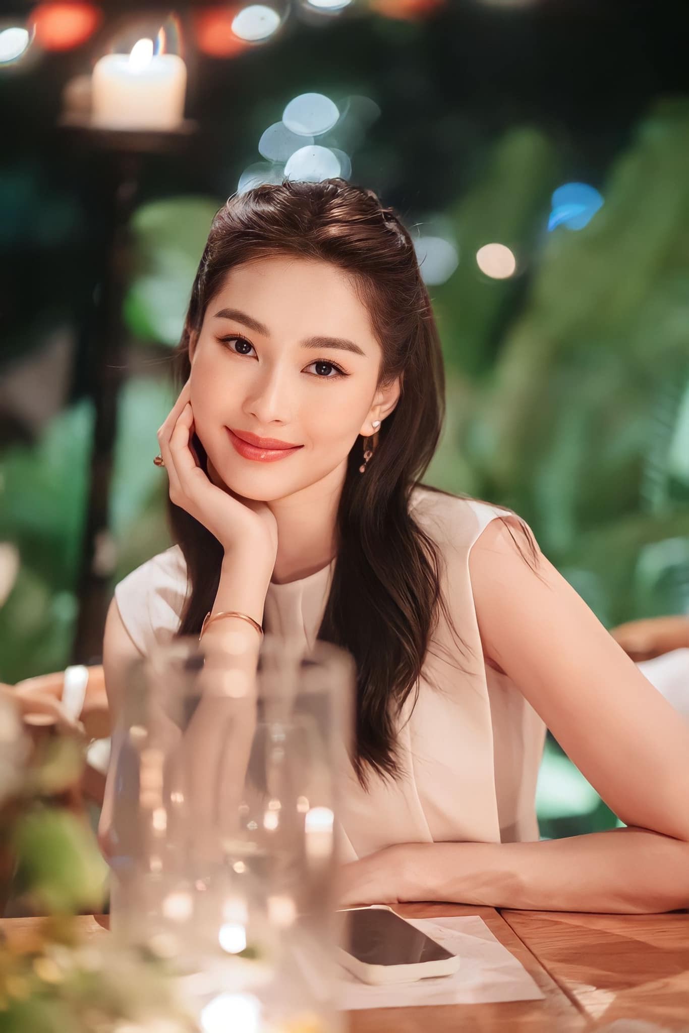 Hiền như Hoa hậu Đặng Thu Thảo cũng có lúc sử dụng biện pháp mạnh với 'anh hùng bàn phím' - Ảnh 1 Hiền như Hoa hậu Đặng Thu Thảo cũng có lúc sử dụng biện pháp mạnh với 'anh hùng bàn phím' - Ảnh 1