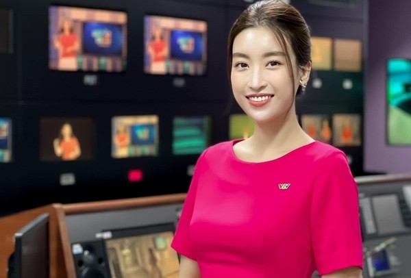 Không hoạt động showbiz nhiều, Đỗ Mỹ Linh chọn con đường ít thị phi hơn là vào VTV làm việc. Ảnh internet Không hoạt động showbiz nhiều, Đỗ Mỹ Linh chọn con đường ít thị phi hơn là vào VTV làm việc. Ảnh internet