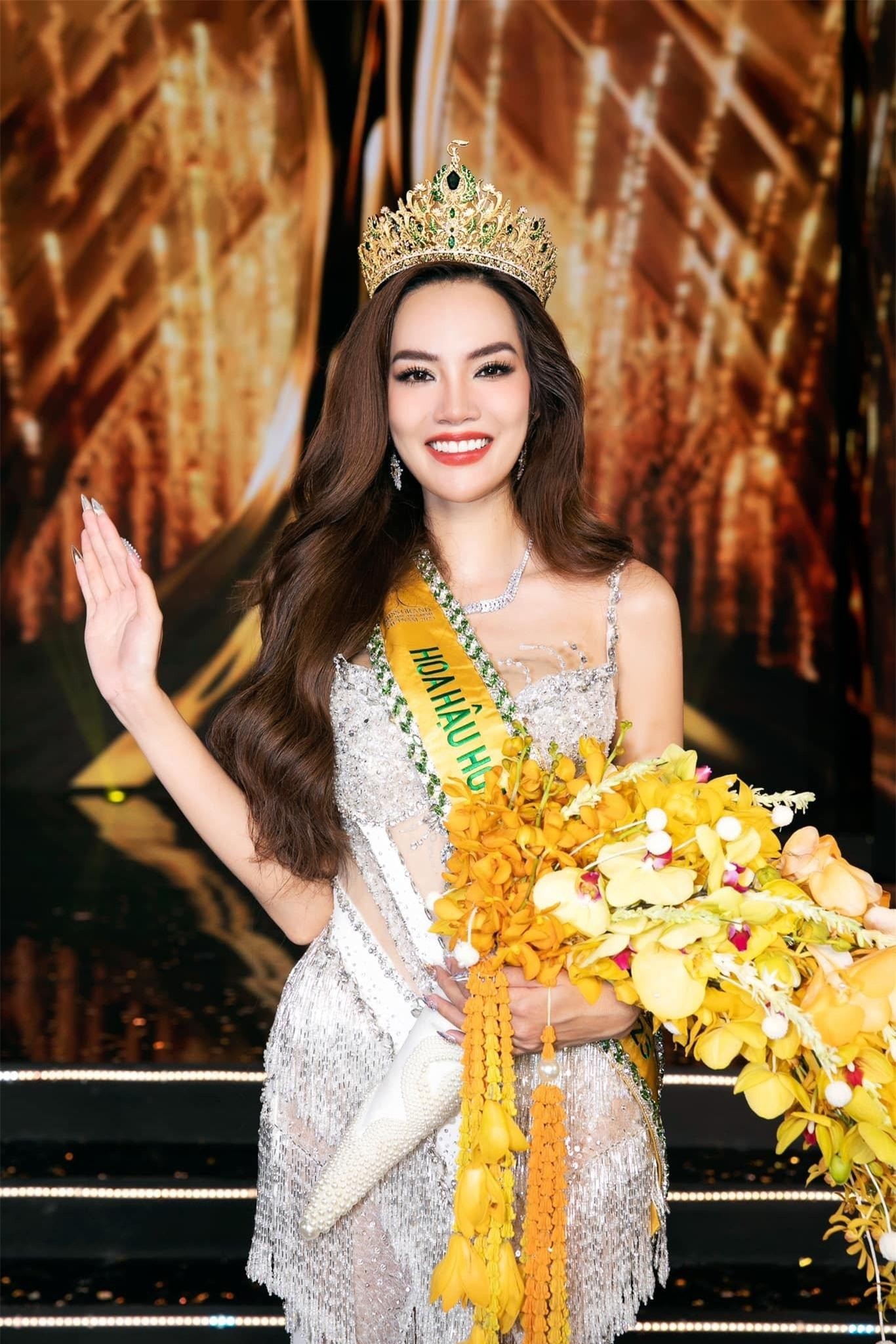Lê Hoàng Phương đăng quang Hoa hậu Hòa bình Việt Nam 2023 trong sự ủng hộ của số đông khán giả. Ảnh internet Lê Hoàng Phương đăng quang Hoa hậu Hòa bình Việt Nam 2023 trong sự ủng hộ của số đông khán giả. Ảnh internet