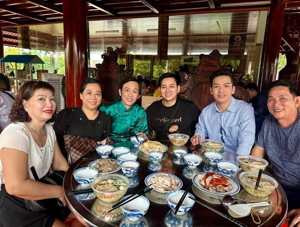 Hoài Linh và mối quan hệ bí ẩn với Hoài Lâm được làm sáng tỏ - Ảnh 1