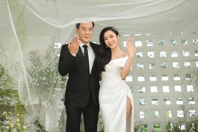 Hà Thanh Xuân và Vua cá Koi khi còn mặn nồng. Ảnh FBNV Hà Thanh Xuân và Vua cá Koi khi còn mặn nồng. Ảnh FBNV