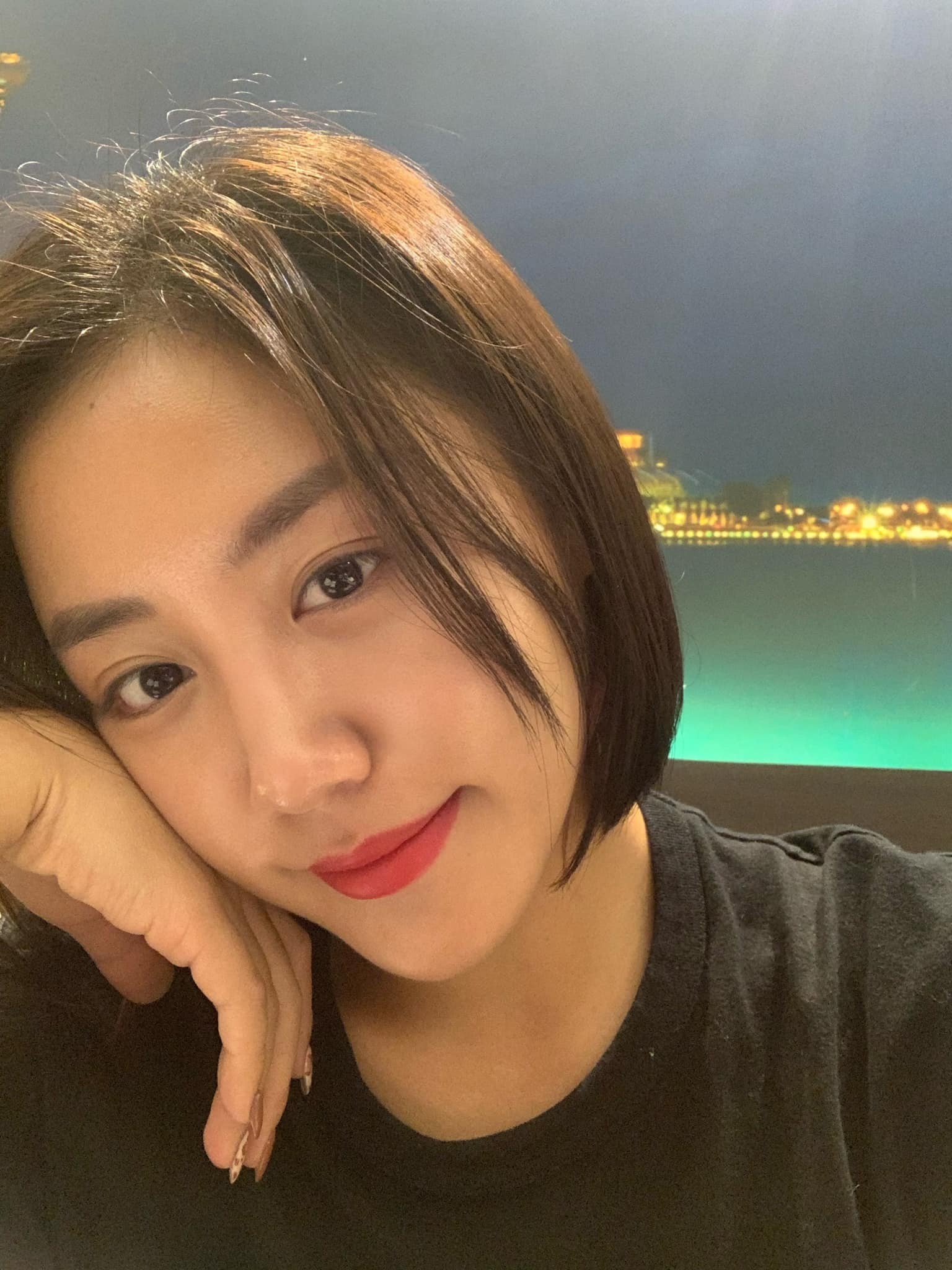 Làn da căng bóng đáng ngưỡng mộ của Văn Mai Hương. Ảnh internet