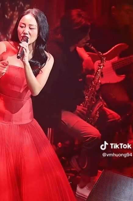 Dưới ống kính camera thường, Văn Mai Hương vẫn rất xinh đẹp. Ảnh internet