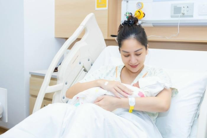 Khánh Thi trầm cảm vì gặp vấn đề sức khỏe không tốt sau sinh. Ảnh internet