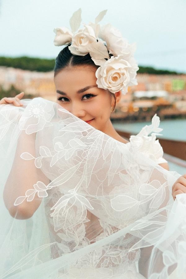 Vẻ đẹo kiêu sa của Thanh Hằng khi hóa cô dâu. Ảnh internet Vẻ đẹo kiêu sa của Thanh Hằng khi hóa cô dâu. Ảnh internet