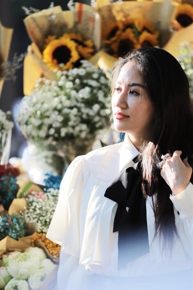 Sau chuỗi ngày bất ổn, Khánh Thi xuất hiện với diện mạo đáng chú ý - Ảnh 1 Sau chuỗi ngày bất ổn, Khánh Thi xuất hiện với diện mạo đáng chú ý - Ảnh 1