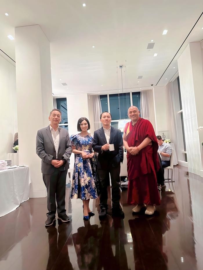 Ca sĩ Hà Phương xuất hiện bên chồng tỉ phú. Ảnh internet