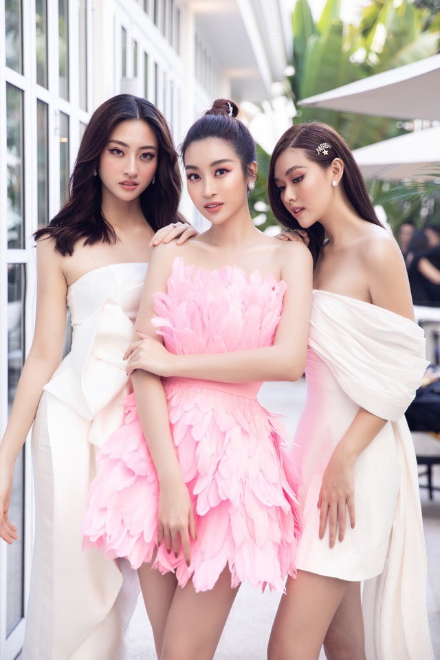 Đỗ Mỹ Linh luôn tỏa sáng mỗi khi hội ngộ bên dàn mỹ nhân của showbiz. Ảnh FBNV Đỗ Mỹ Linh luôn tỏa sáng mỗi khi hội ngộ bên dàn mỹ nhân của showbiz. Ảnh FBNV