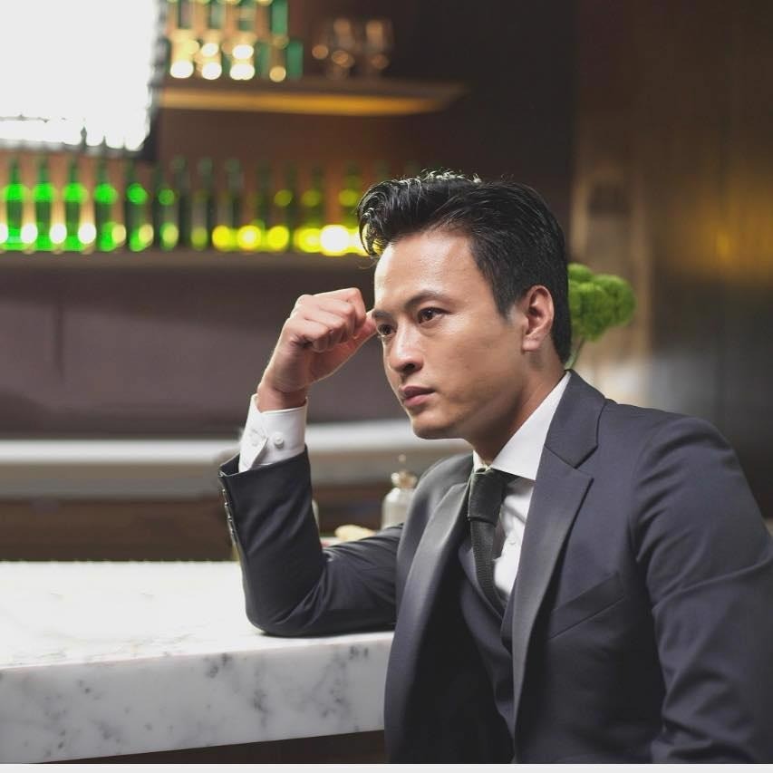 Từ nam thần điện ảnh, Hồng Đăng chưa hẹn ngày trở lại vì ồn ào tại Tây Ban Nha. Ảnh internet Từ nam thần điện ảnh, Hồng Đăng chưa hẹn ngày trở lại vì ồn ào tại Tây Ban Nha. Ảnh internet