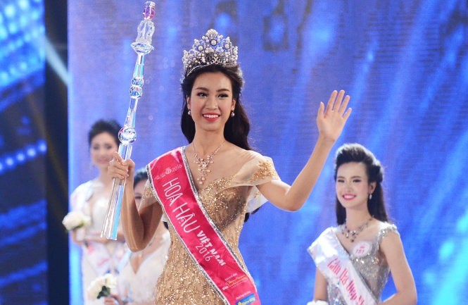 Đỗ Mỹ Linh đăng quang Hoa hậu Việt Nam 2016. Ảnh internet Đỗ Mỹ Linh đăng quang Hoa hậu Việt Nam 2016. Ảnh internet
