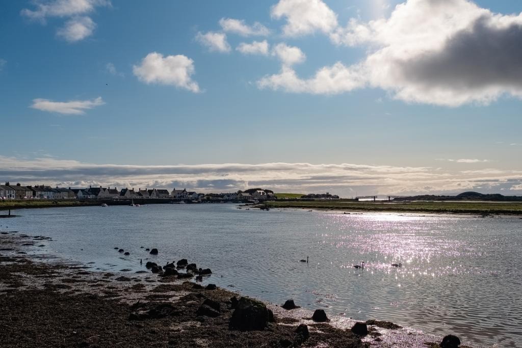 Bãi biển nơi người đàn ông tìm được long diên hương. Ảnh NYP