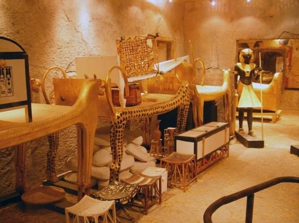 Lăng mộ của Tutankhamun, được cho là được bảo vệ bởi một lời nguyền mạnh mẽ Ảnh. Steve Parker/Flickr Lăng mộ của Tutankhamun, được cho là được bảo vệ bởi một lời nguyền mạnh mẽ Ảnh. Steve Parker/Flickr