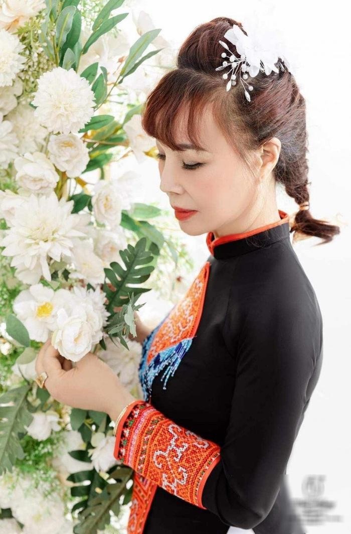 Nhan sắc khác lạ của cô dâu Thu Sao nhờ dùng photoshop. Ảnh FBNV Nhan sắc khác lạ của cô dâu Thu Sao nhờ dùng photoshop. Ảnh FBNV