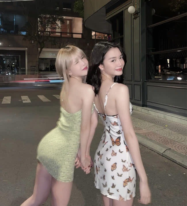 Cả hai đều sở hữu vóc dáng nuột nà đáng ngưỡng mộ. Ảnh FBNV Cả hai đều sở hữu vóc dáng nuột nà đáng ngưỡng mộ. Ảnh FBNV
