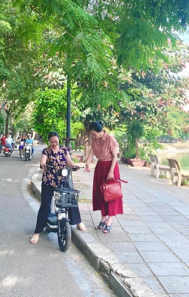 NSND Lan Hương xuất hiện thân thiết bên NSND Thanh Quý. Ảnh: FBNV NSND Lan Hương xuất hiện thân thiết bên NSND Thanh Quý. Ảnh: FBNV