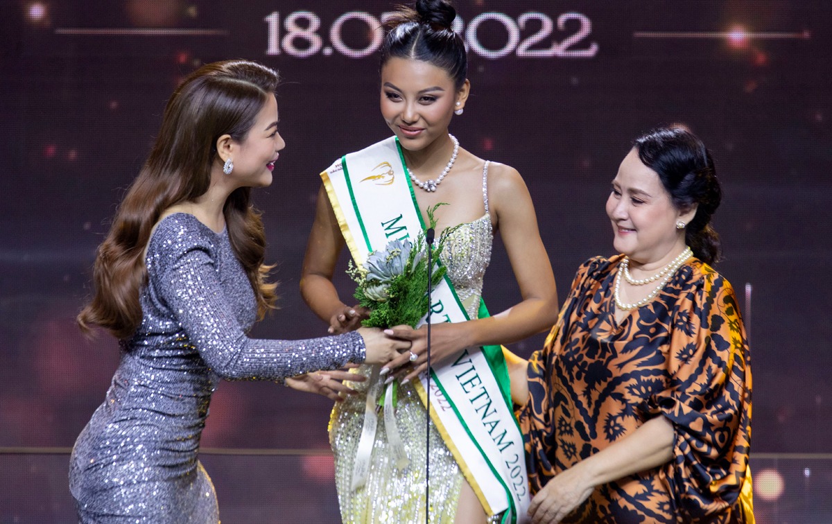Trương Ngọc Ánh nói rõ về ồn ào của Hoa hậu các dân tộc VN, khẳng định Á hậu 2 thi Miss Earth là đúng đắn