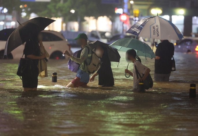 Trận mưa lớn lịch sử khiến Hàn Quốc thiệt hại nghiêm trọng về người và tài sản