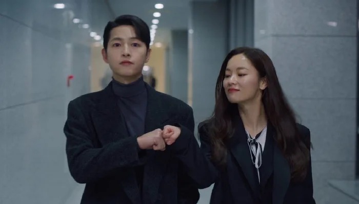Song Joong Ki vướng nghi vấn tình cảm với Jeon Yeo Bin. Ảnh: Internet Song Joong Ki vướng nghi vấn tình cảm với Jeon Yeo Bin. Ảnh: Internet