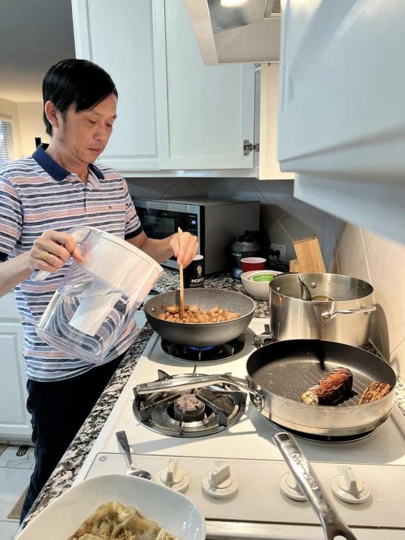 Danh hài Hoài Linh làm điều đặc biệt cho con trai ruột trong chuyến lưu diễn ở Mỹ - Ảnh 1 Danh hài Hoài Linh làm điều đặc biệt cho con trai ruột trong chuyến lưu diễn ở Mỹ - Ảnh 1