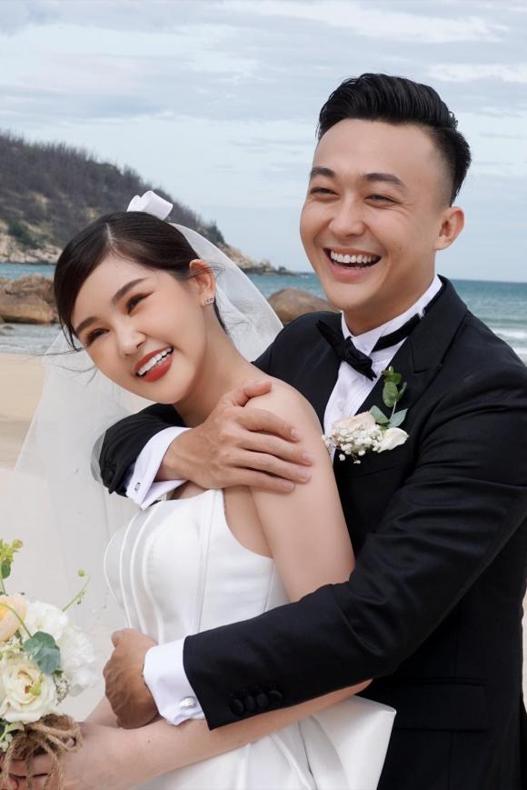 Lê Âu Ngân Anh tung ảnh cưới cực đẹp, nhan sắc cô dâu chú rể xứng tầm 'cực phẩm' - Ảnh 7 Lê Âu Ngân Anh tung ảnh cưới cực đẹp, nhan sắc cô dâu chú rể xứng tầm 'cực phẩm' - Ảnh 7