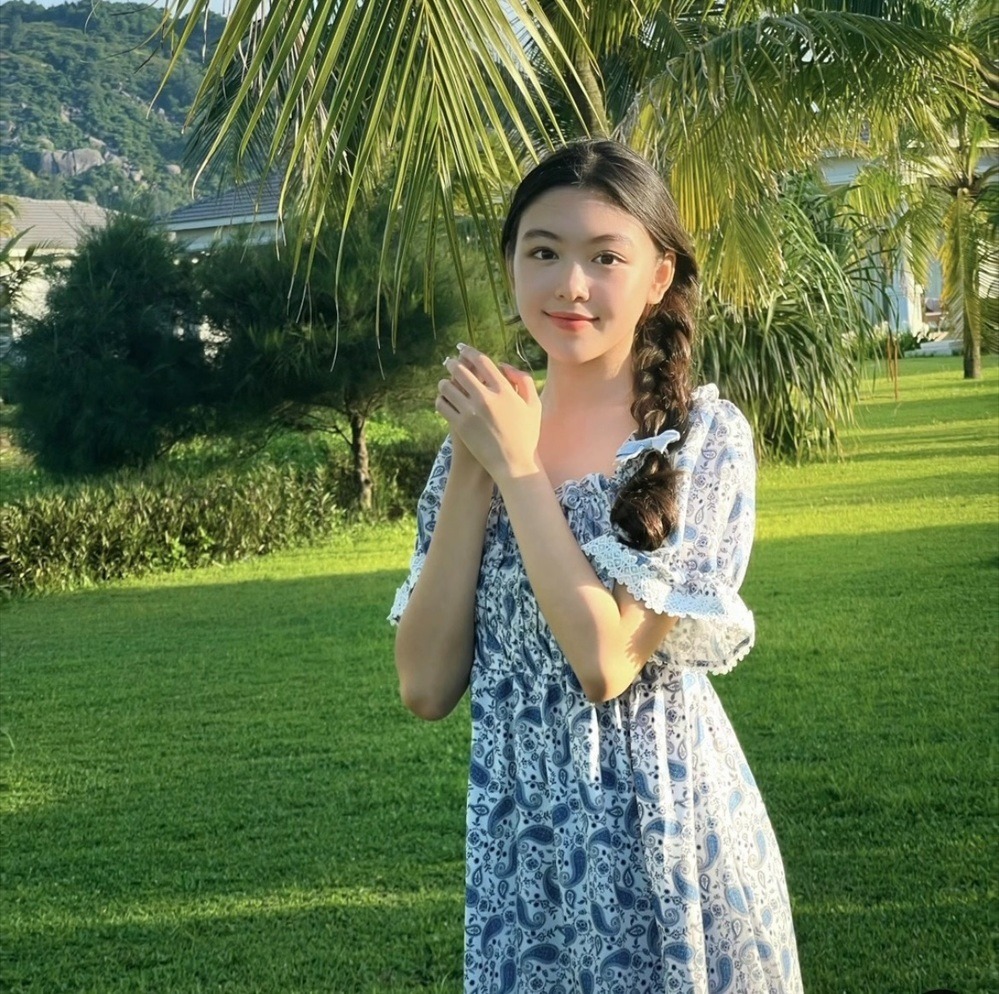 Cận cảnh nhan sắc con gái đầu MC Quyền Linh ngoài đời: Chuẩn hoa hậu tương lai - Ảnh 2