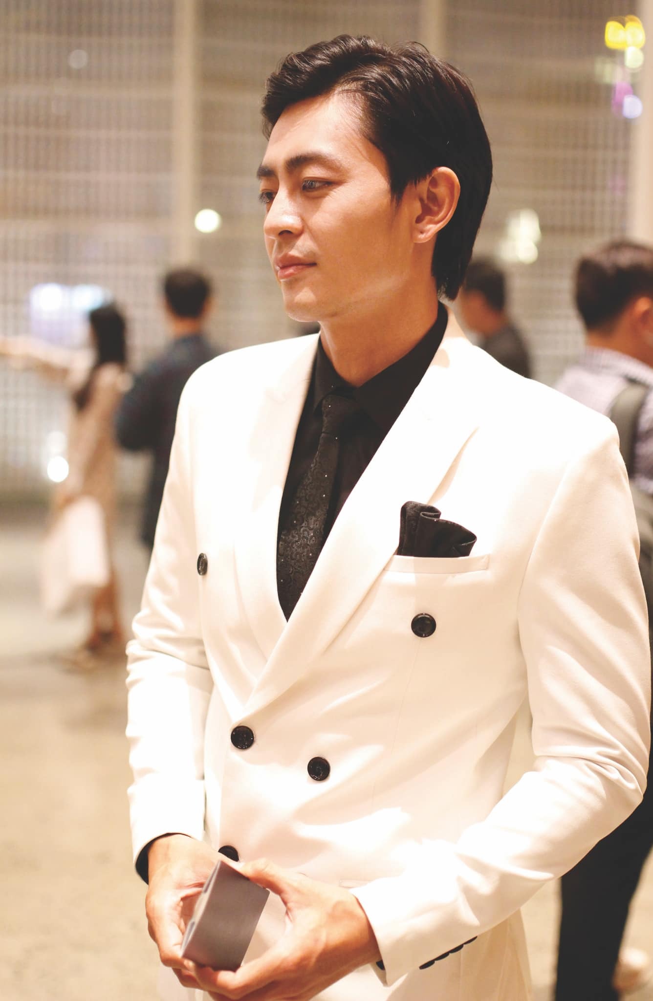 Vẻ điển trai cùng đời tư kín tiếng của nam thần được yêu thích nhất 'Hành trình công lý' - Ảnh 2