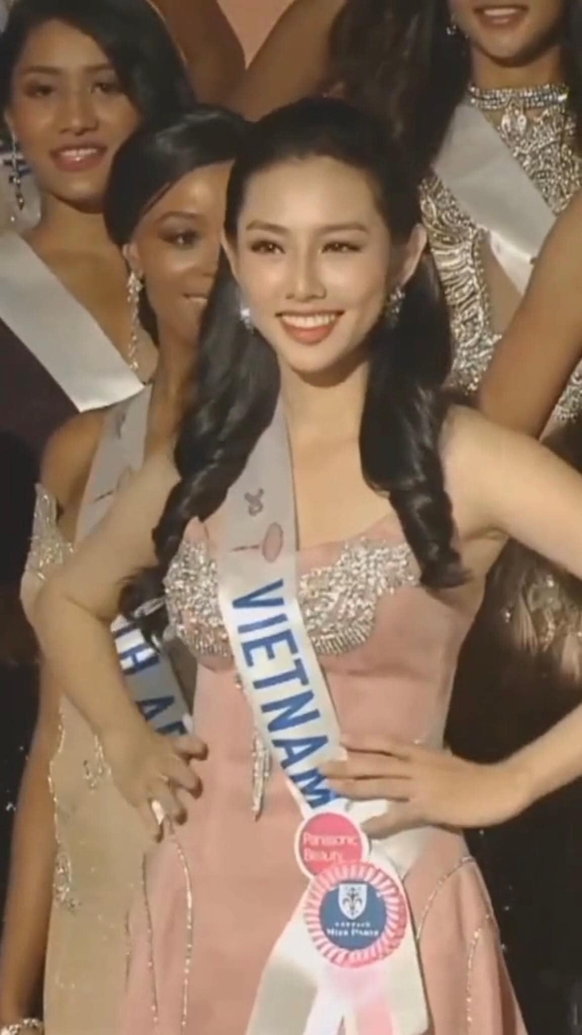 Phát sốt với nhan sắc Thùy Tiên thời mới đăng quang Á khôi Nam Bộ 2017 - Ảnh 4