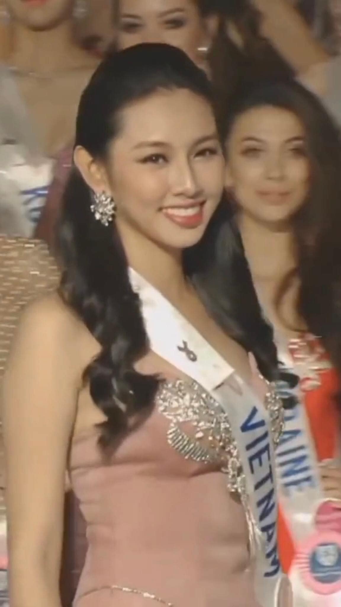 Phát sốt với nhan sắc Thùy Tiên thời mới đăng quang Á khôi Nam Bộ 2017 - Ảnh 3