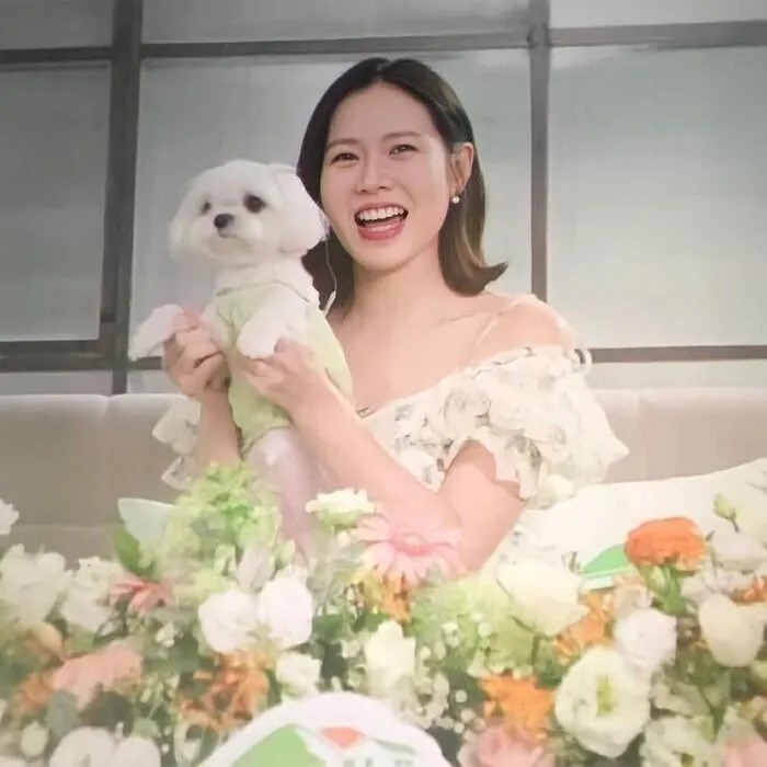Son Ye Jin bị so sánh vô lý với Song Hye Kyo, hành động của Hyun Bin nhanh chóng giải vây cho vợ - Ảnh 2 Son Ye Jin bị so sánh vô lý với Song Hye Kyo, hành động của Hyun Bin nhanh chóng giải vây cho vợ - Ảnh 2