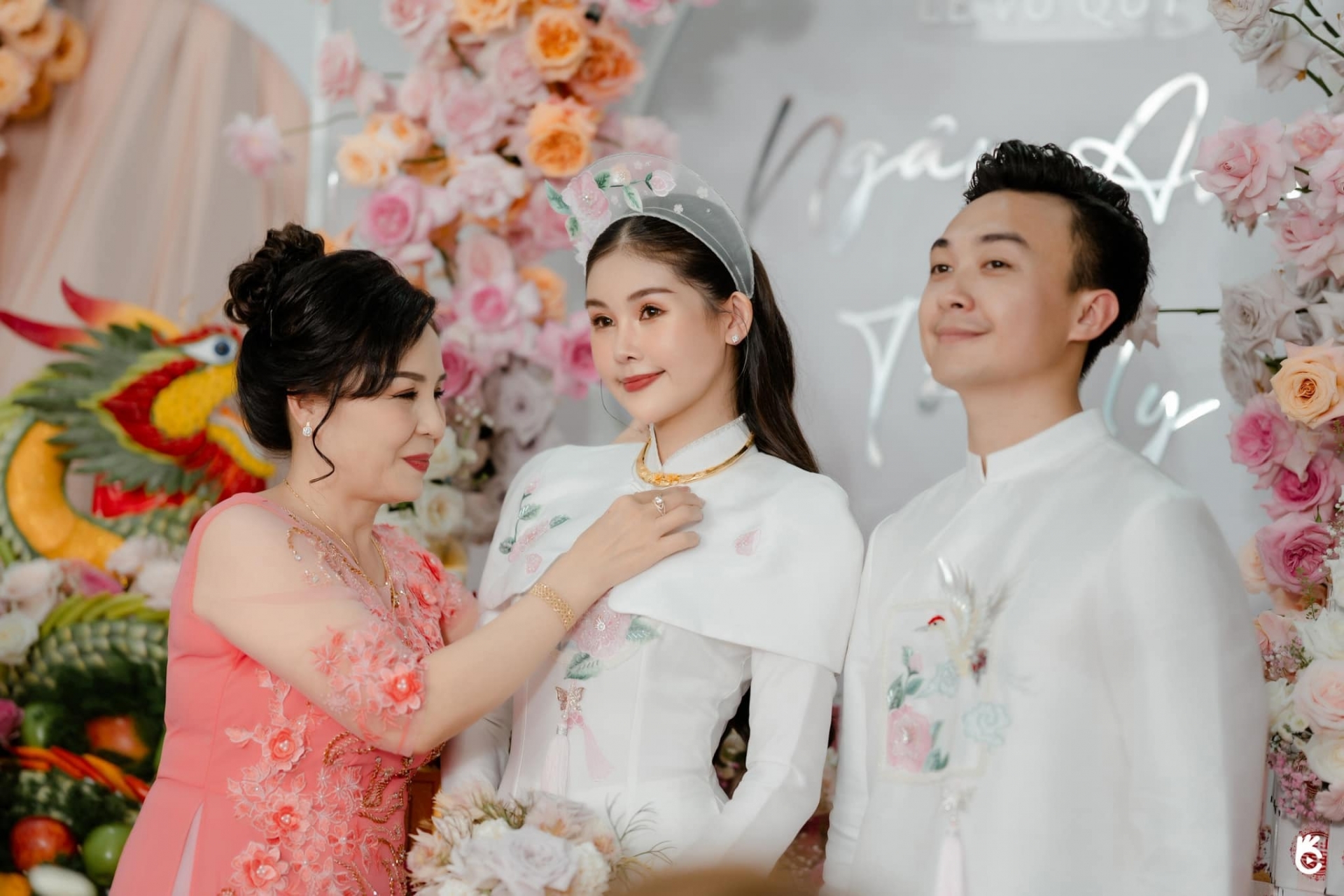 Lê Âu Ngân Anh xúc động nhắn nhủ với mẹ ruột khi cận kề ngày xuất giá. Ảnh: FBNV