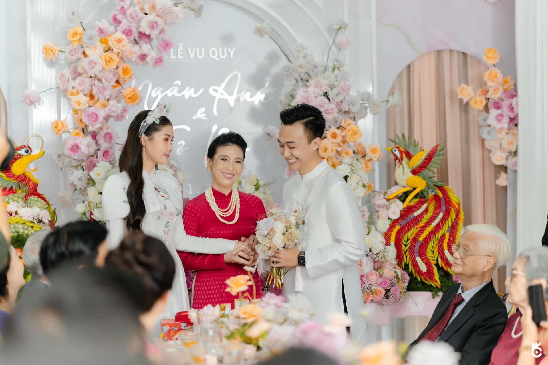 Mẹ ruột Lê Âu Ngân Anh sở hữu diện mạo quý phái. Ảnh: Internet