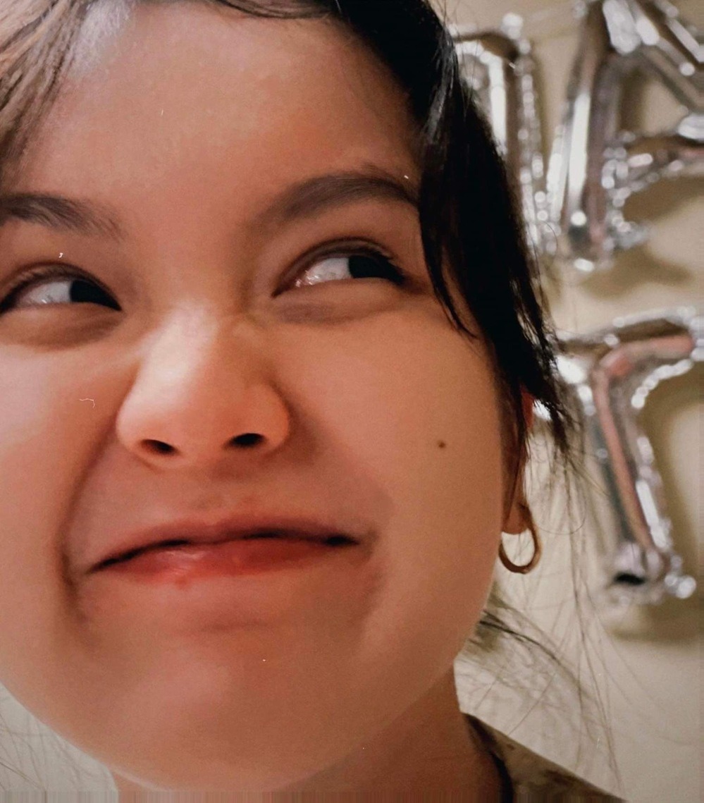 Hải Tú khoe cận gương mặt bầu bĩnh của mình trong ngày sinh nhật. Ảnh: IG