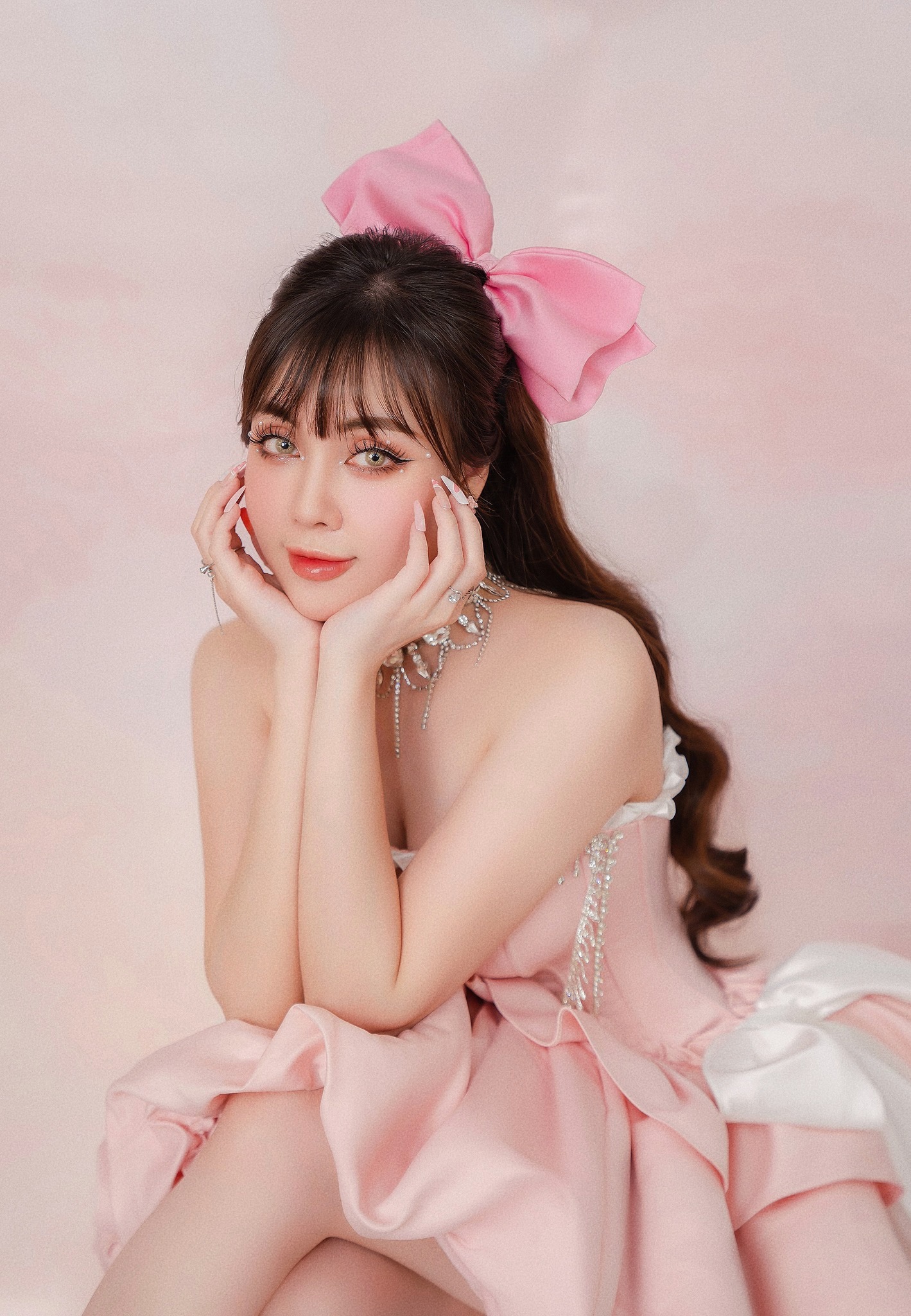 Nghi vấn Âu Hà My được cầu hôn sau 2 năm chia tay trong ồn ào với Trọng Hưng - Ảnh 2 Nghi vấn Âu Hà My được cầu hôn sau 2 năm chia tay trong ồn ào với Trọng Hưng - Ảnh 2